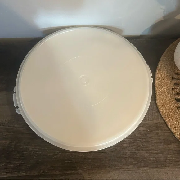 Vintage Tupperware 405-9 White Party Susan Divided Relish Tray with Lid 224-1 - Picture 4 of 5